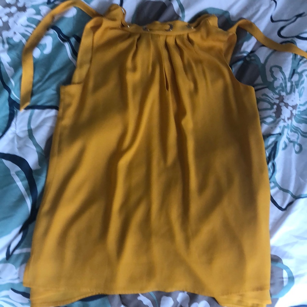 Yellow whbm dressy sleeveless small blouse good